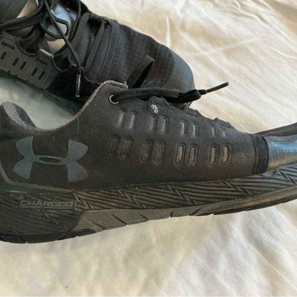 Under Armour Men's Black Athletic Shoes